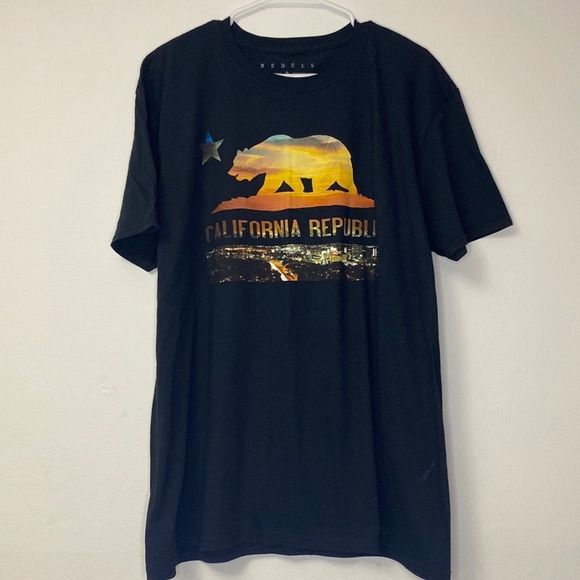 Rebels & Nomads Bear Colorful Print T Shirt - Picture 1 of 6